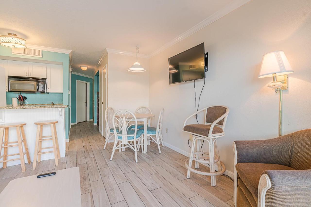 Beachside Bungalow With 2 Pools Hotel Галвестън Екстериор снимка