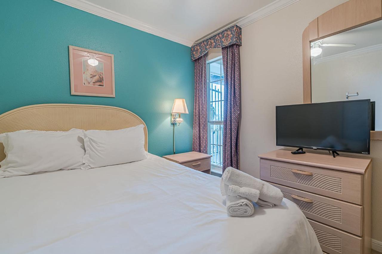 Beachside Bungalow With 2 Pools Hotel Галвестън Екстериор снимка